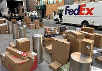 How Tariffs Drive Early Holiday Shopping and Demand for Smart Package Rooms